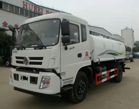 D913駕駛室東風(fēng)御虎12噸灑水車