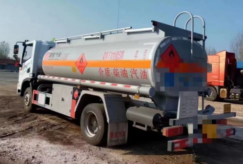 二手8.2方油罐車，山東濰坊戶！