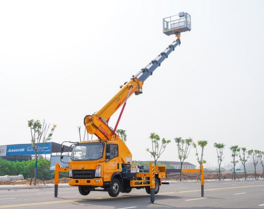 重汽豪沃藍(lán)牌30米高空作業(yè)車